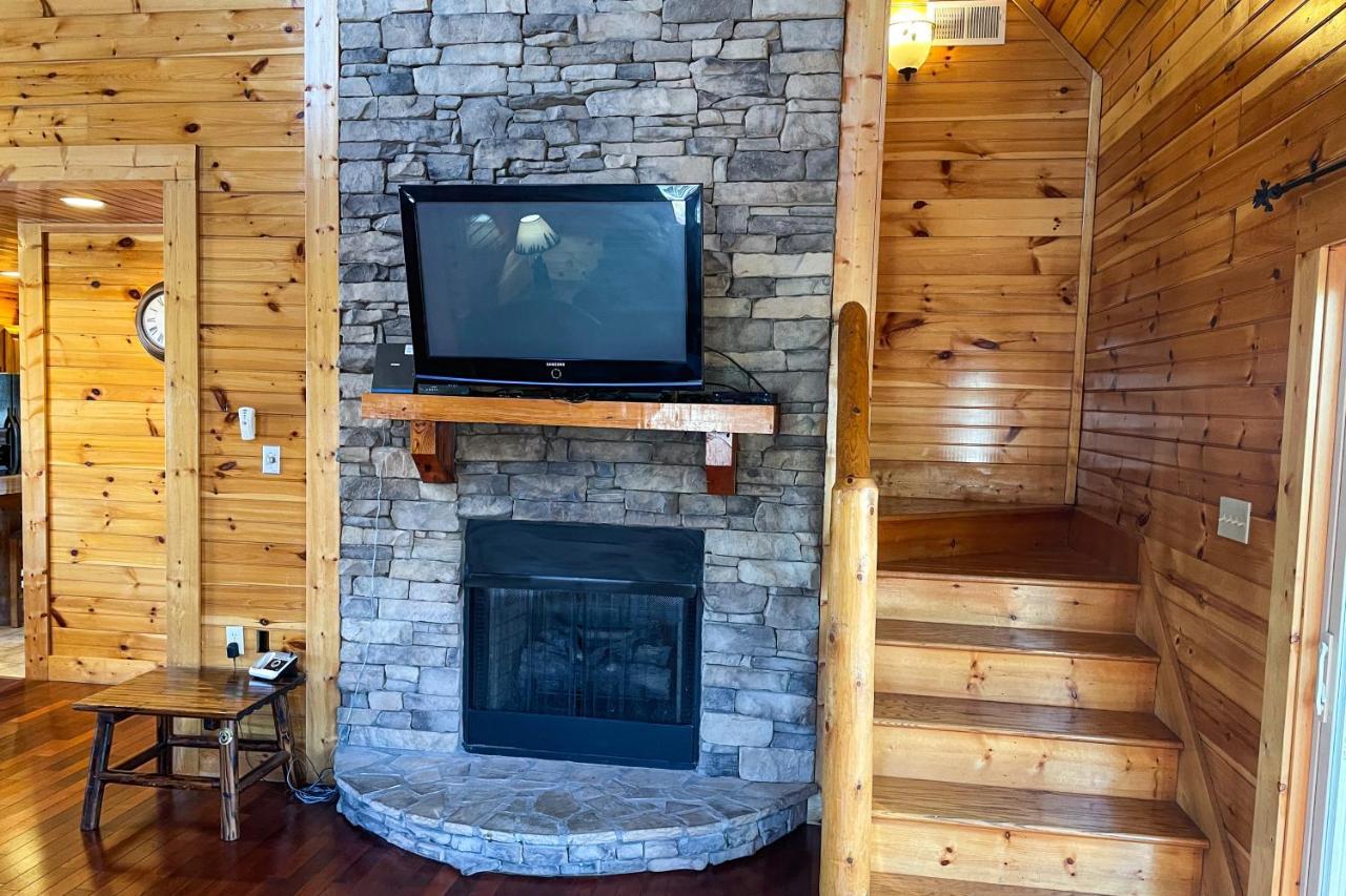 Black Bear Hideaway Cabin 개틀린버그 외부 사진