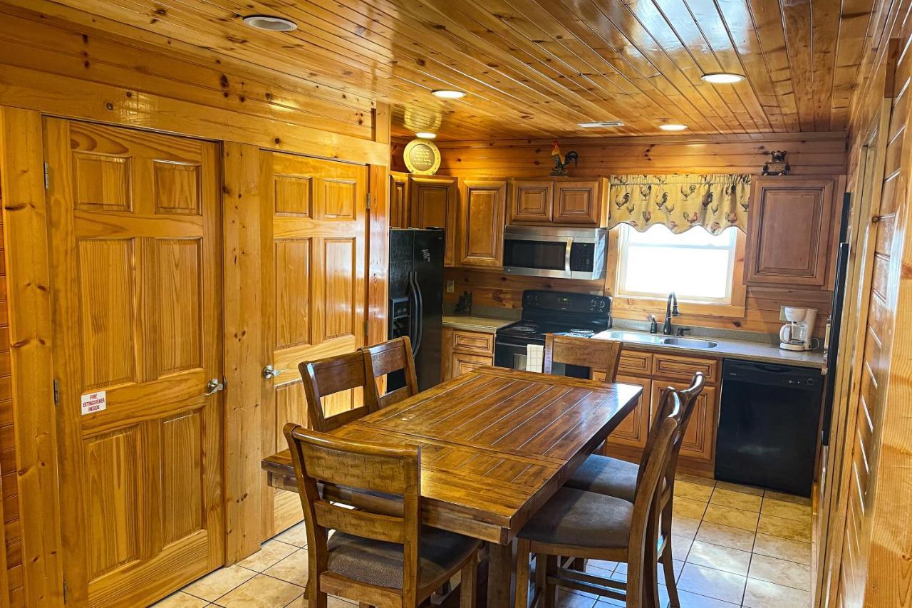 Black Bear Hideaway Cabin 개틀린버그 외부 사진