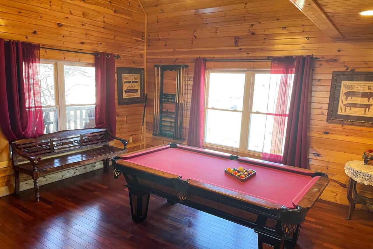 Black Bear Hideaway Cabin 개틀린버그 외부 사진