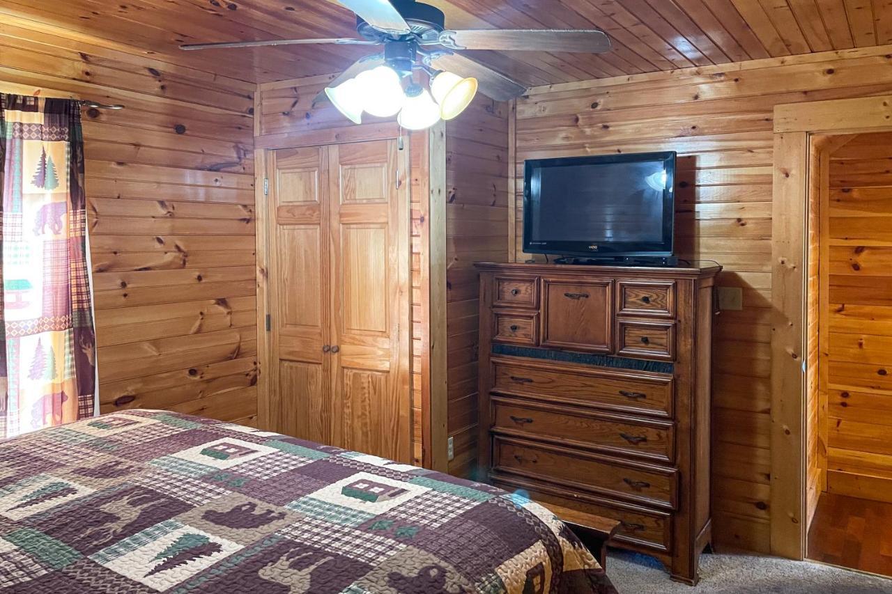 Black Bear Hideaway Cabin 개틀린버그 외부 사진