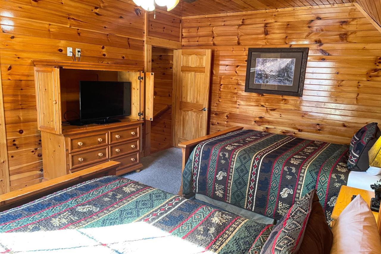Black Bear Hideaway Cabin 개틀린버그 외부 사진