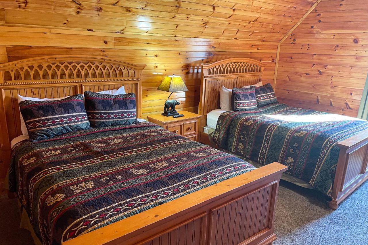 Black Bear Hideaway Cabin 개틀린버그 외부 사진